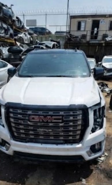 2026 GMC Yukon Denali Ultimate salvage photo 3 of 3 – VIN 1GKS2EK80TR183973 – Front All Over (photographed Apr 29, 2026)