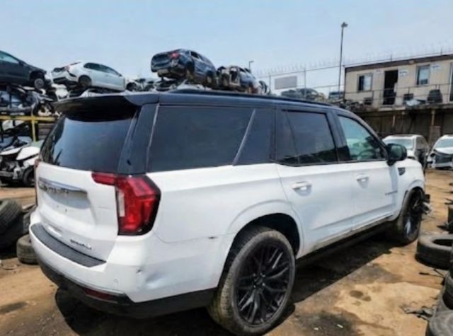2026 GMC Yukon Denali Ultimate salvage photo 2 of 3 – VIN 1GKS2EK80TR183973 (photographed Apr 29, 2026)